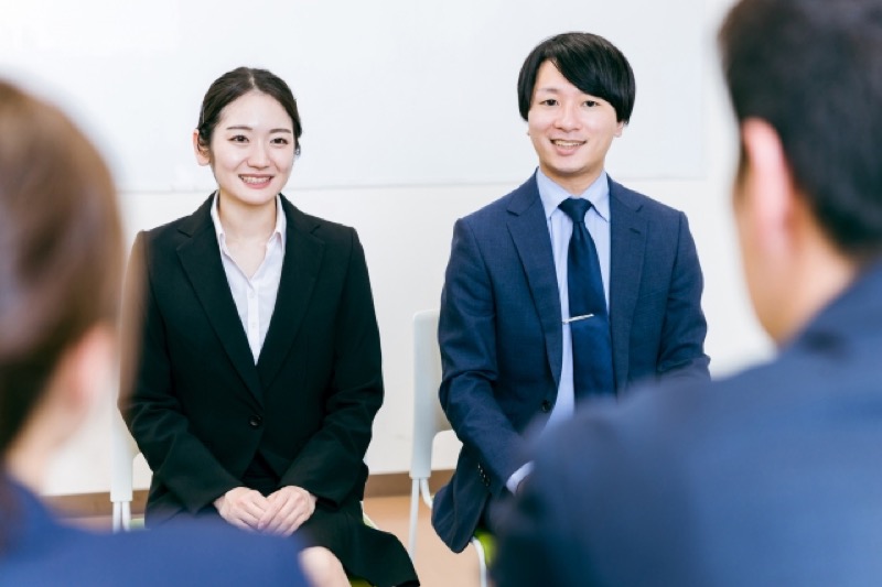 バイト職種別|ピアスOK・NGの判断基準とは?